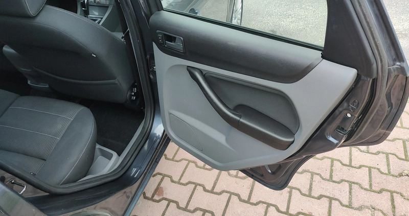 Ford Focus cena 11999 przebieg: 330000, rok produkcji 2010 z Golub-Dobrzyń małe 562